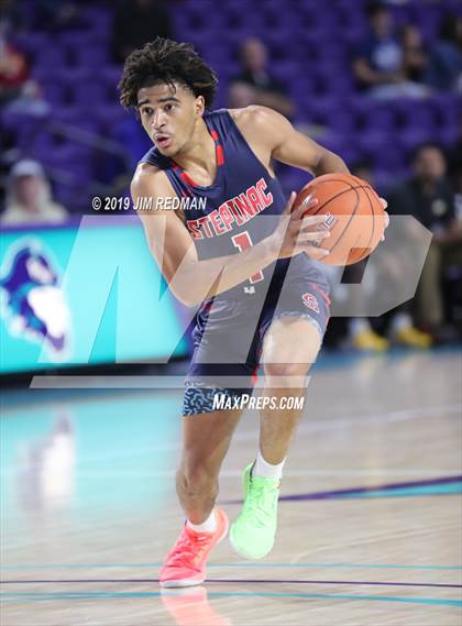 Thumbnail 2 in Archbishop Stepinac vs. Scotlandville (City of Palms Classic) photogallery.