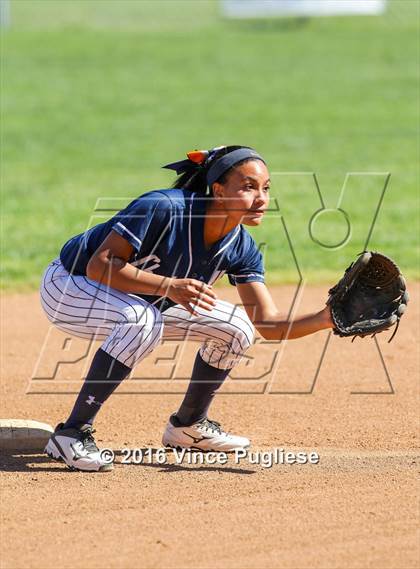 Thumbnail 1 in Chatsworth @ Saugus photogallery.