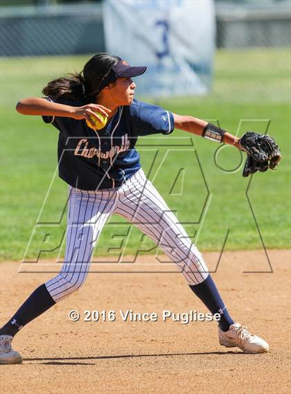 Thumbnail 2 in Chatsworth @ Saugus photogallery.