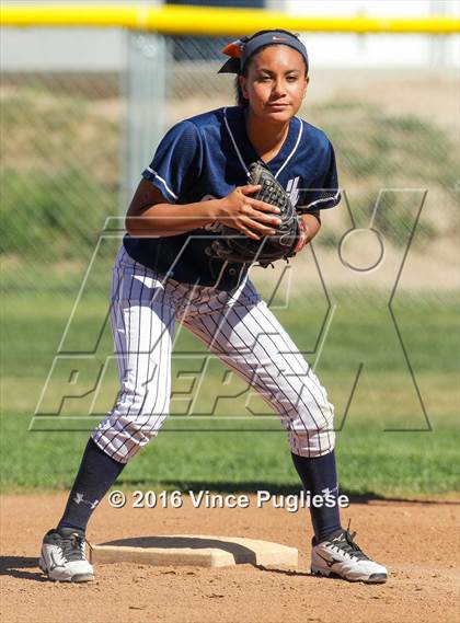 Thumbnail 3 in Chatsworth @ Saugus photogallery.