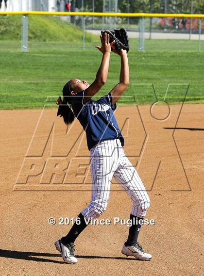 Thumbnail 3 in Chatsworth @ Saugus photogallery.