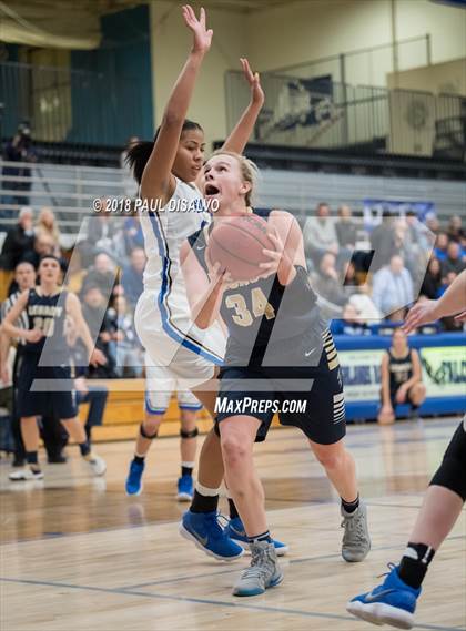 Thumbnail 3 in Highlands Ranch vs. Legacy (CHSAA 5A Sweet 16) photogallery.