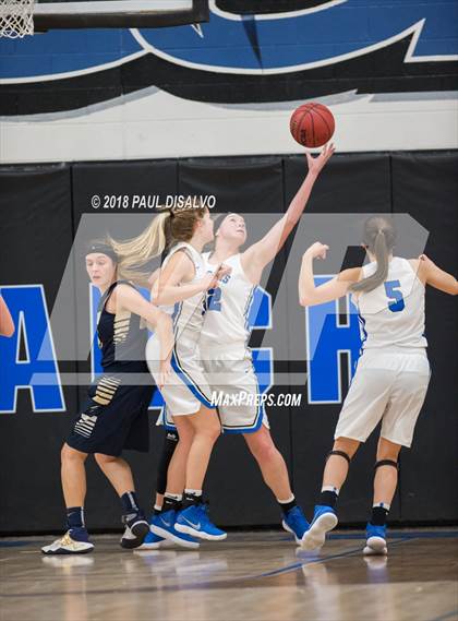 Thumbnail 2 in Highlands Ranch vs. Legacy (CHSAA 5A Sweet 16) photogallery.