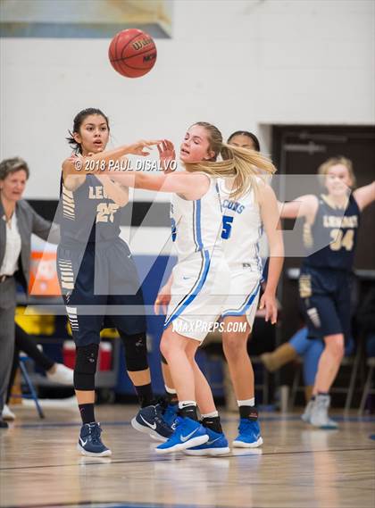 Thumbnail 2 in Highlands Ranch vs. Legacy (CHSAA 5A Sweet 16) photogallery.