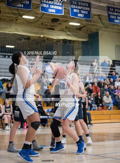 Thumbnail 3 in Highlands Ranch vs. Legacy (CHSAA 5A Sweet 16) photogallery.