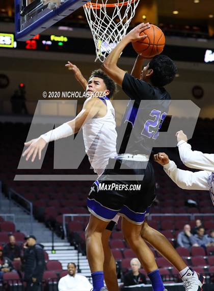 Thumbnail 1 in Desert Pines vs. Capital Christian (Tarkanian Classic) photogallery.