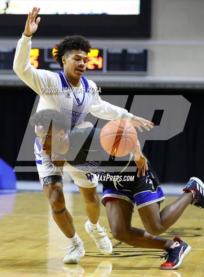 Thumbnail 1 in Desert Pines vs. Capital Christian (Tarkanian Classic) photogallery.