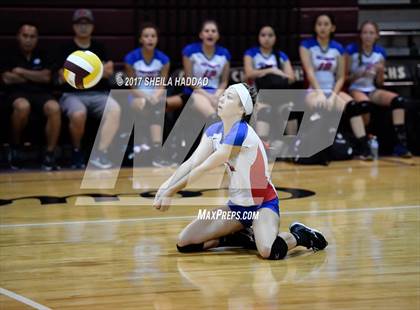 Thumbnail 3 in Largo vs Pinellas Park photogallery.