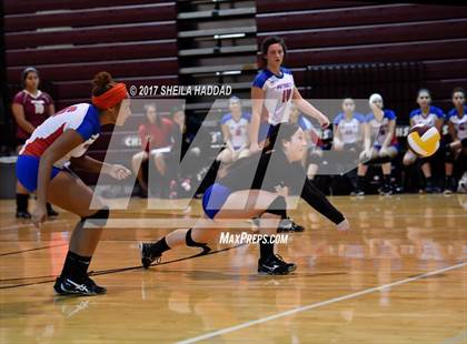 Thumbnail 2 in Largo vs Pinellas Park photogallery.