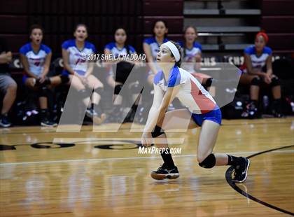 Thumbnail 2 in Largo vs Pinellas Park photogallery.