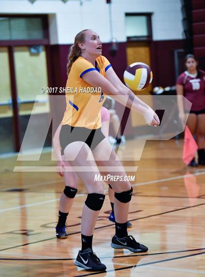 Thumbnail 3 in Largo vs Pinellas Park photogallery.