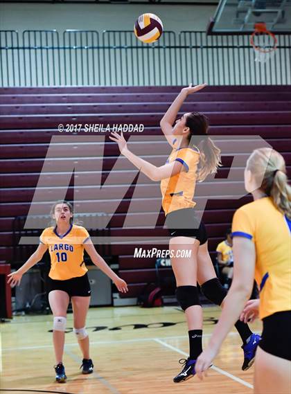 Thumbnail 3 in Largo vs Pinellas Park photogallery.