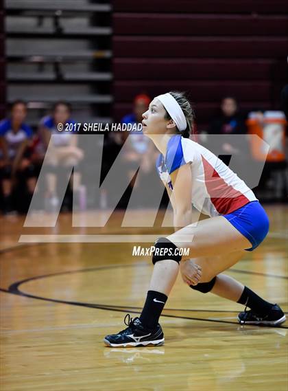 Thumbnail 3 in Largo vs Pinellas Park photogallery.