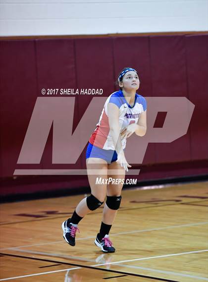 Thumbnail 3 in Largo vs Pinellas Park photogallery.