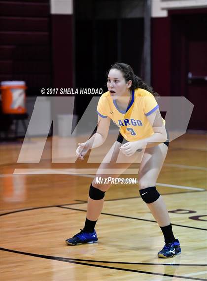 Thumbnail 3 in Largo vs Pinellas Park photogallery.