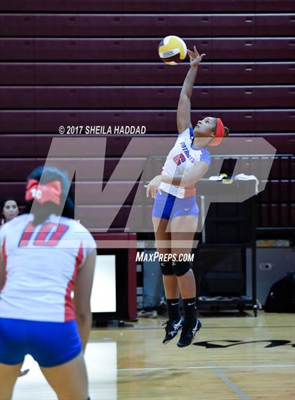 Thumbnail 2 in Largo vs Pinellas Park photogallery.