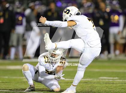Thumbnail 1 in Soquel vs Jurupa Hills (CIF Div 4-AA State Final) photogallery.