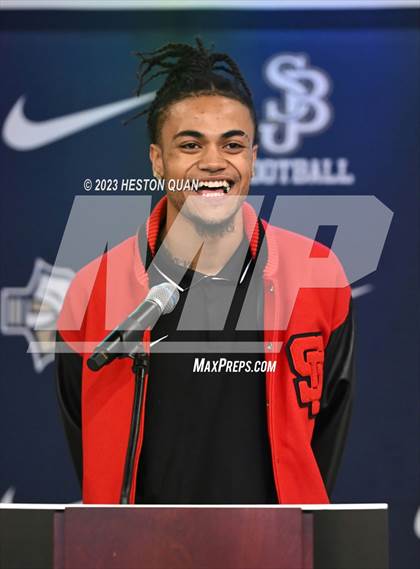 Thumbnail 1 in St. John Bosco Signing Day photogallery.