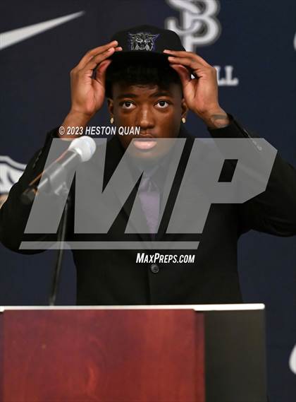 Thumbnail 3 in St. John Bosco Signing Day photogallery.