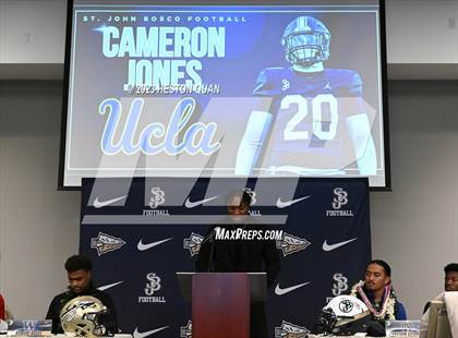 Thumbnail 2 in St. John Bosco Signing Day photogallery.