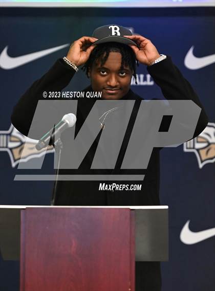 Thumbnail 2 in St. John Bosco Signing Day photogallery.