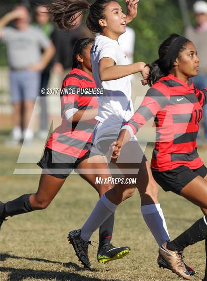 Thumbnail 2 in Oak Hills @ Flintridge Prep (CIF SS Playoffs) photogallery.