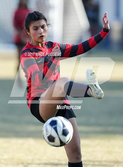 Thumbnail 2 in Oak Hills @ Flintridge Prep (CIF SS Playoffs) photogallery.