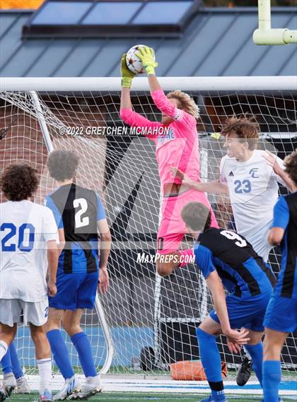 Thumbnail 3 in Ludlowe@Darien (FCIAC 1/4finals) photogallery.