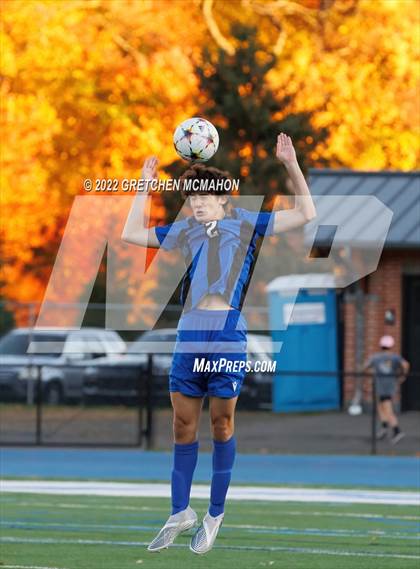 Thumbnail 3 in Ludlowe@Darien (FCIAC 1/4finals) photogallery.