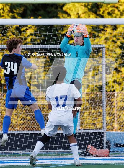 Thumbnail 2 in Ludlowe@Darien (FCIAC 1/4finals) photogallery.