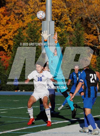 Thumbnail 1 in Ludlowe@Darien (FCIAC 1/4finals) photogallery.