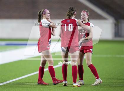 Thumbnail 1 in Boyd vs. McKinney photogallery.
