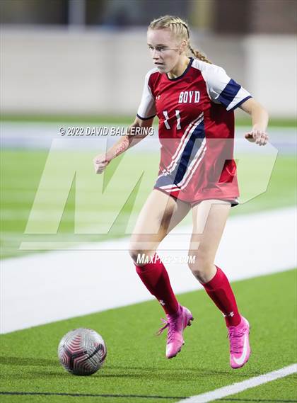 Thumbnail 1 in Boyd vs. McKinney photogallery.