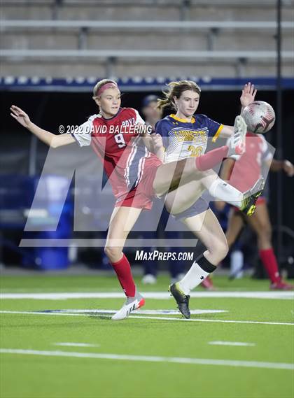 Thumbnail 3 in Boyd vs. McKinney photogallery.