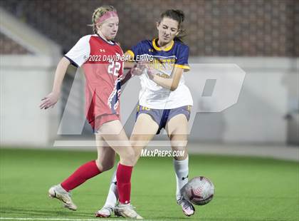 Thumbnail 1 in Boyd vs. McKinney photogallery.