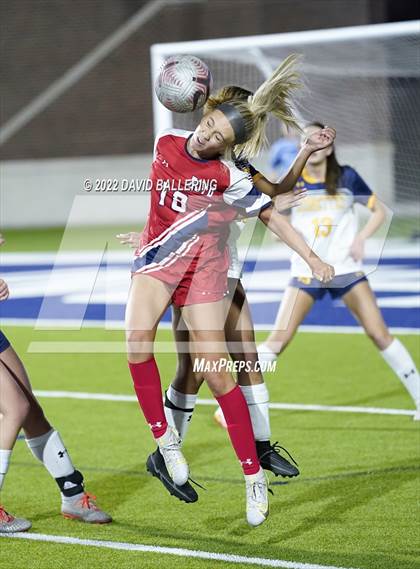 Thumbnail 3 in Boyd vs. McKinney photogallery.