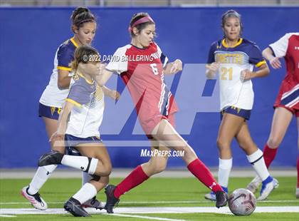 Thumbnail 2 in Boyd vs. McKinney photogallery.