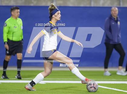 Thumbnail 3 in Boyd vs. McKinney photogallery.