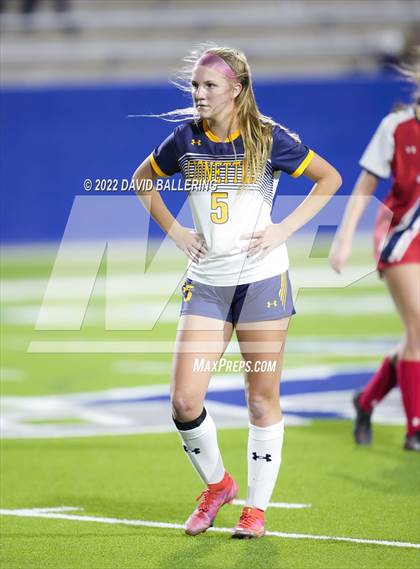 Thumbnail 3 in Boyd vs. McKinney photogallery.