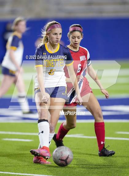 Thumbnail 1 in Boyd vs. McKinney photogallery.