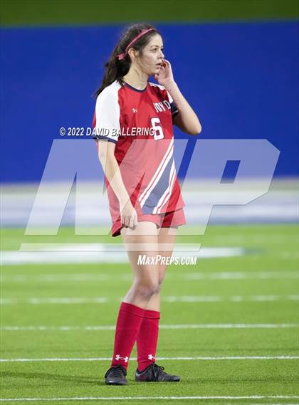 Thumbnail 3 in Boyd vs. McKinney photogallery.
