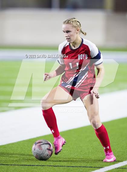 Thumbnail 3 in Boyd vs. McKinney photogallery.