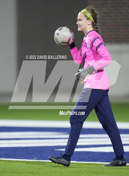 Thumbnail 3 in Boyd vs. McKinney photogallery.
