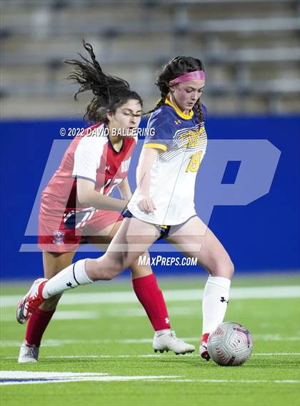 Thumbnail 3 in Boyd vs. McKinney photogallery.