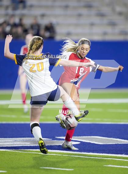Thumbnail 3 in Boyd vs. McKinney photogallery.