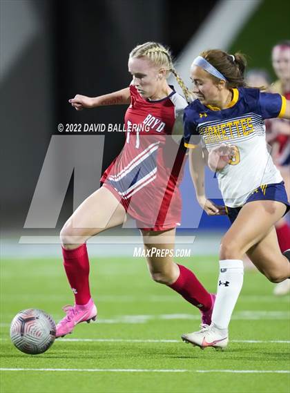 Thumbnail 3 in Boyd vs. McKinney photogallery.