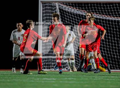 Thumbnail 3 in Cathedral Catholic vs. Mission Hills photogallery.