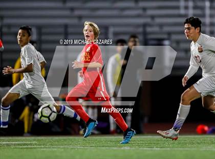 Thumbnail 1 in Cathedral Catholic vs. Mission Hills photogallery.