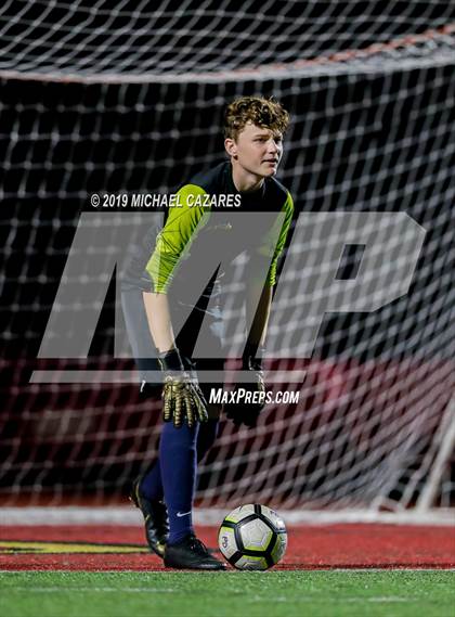Thumbnail 3 in Cathedral Catholic vs. Mission Hills photogallery.