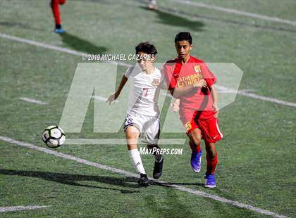 Thumbnail 3 in Cathedral Catholic vs. Mission Hills photogallery.